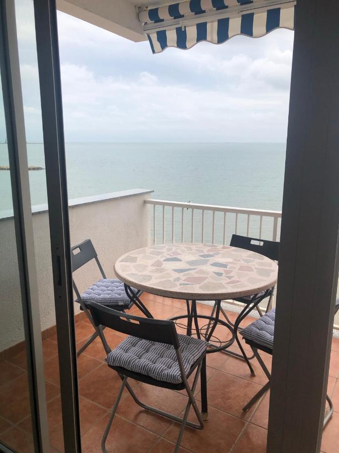 Apartamento En Primera Linea De Mar Sant Carlos de la Ràpita Esterno foto